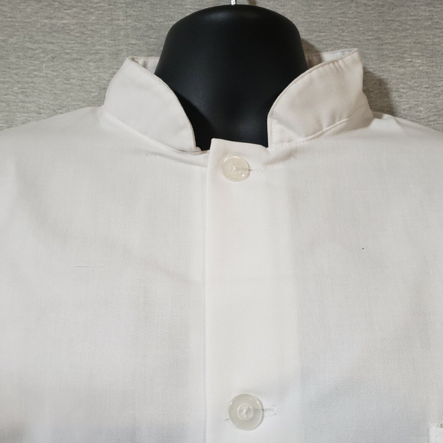 White Traditional Server Coat XL Fame Fabrics 4 Buttons Military Collar C102