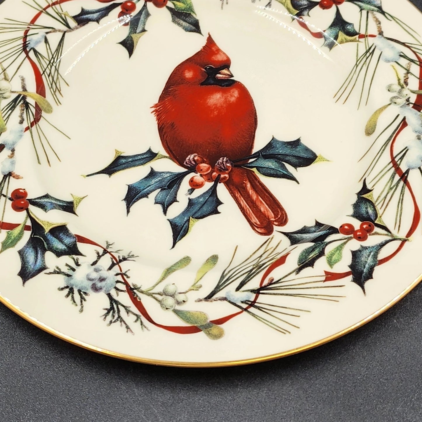 Lenox Accent Luncheon Plate Winter Greeting 9.25" Cardinal Holly Gold Bone China