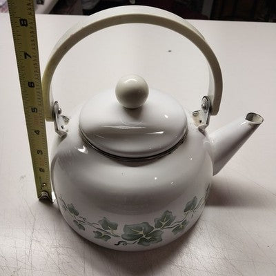 Corelle Coordinates Pattern Callaway Ivy Style Tea Kettle White Enamel Ivy Leave