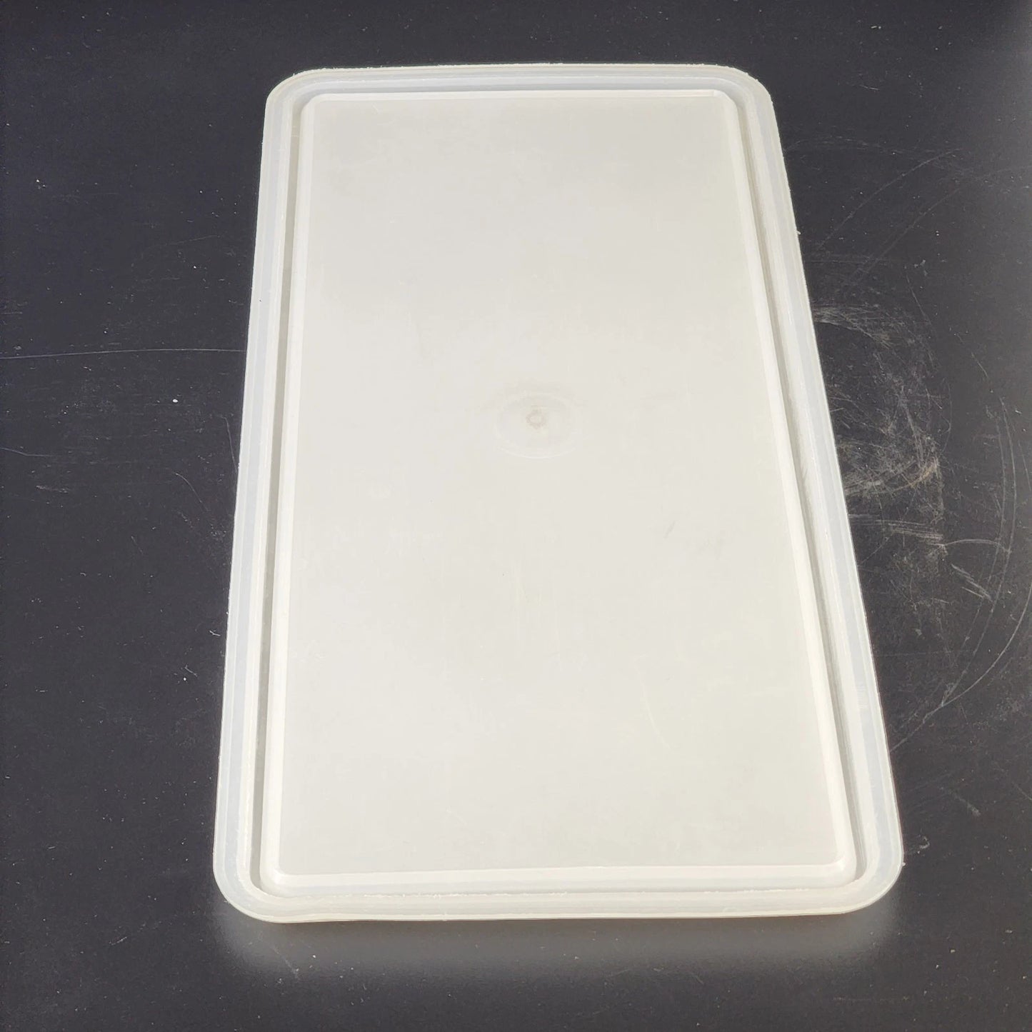 Tupperware Jumbo Bread Keeper 606-9 Frosted Lid 607-8 Fruit Vegetable Container