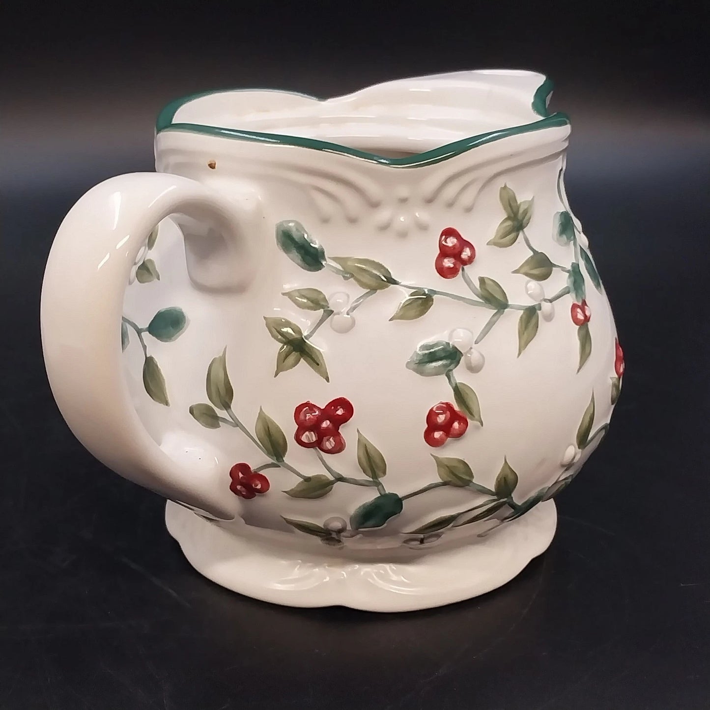 Pfaltzgraff Winterberry Sculpted Teapot With Lid Holly Berry Stoneware Vintage