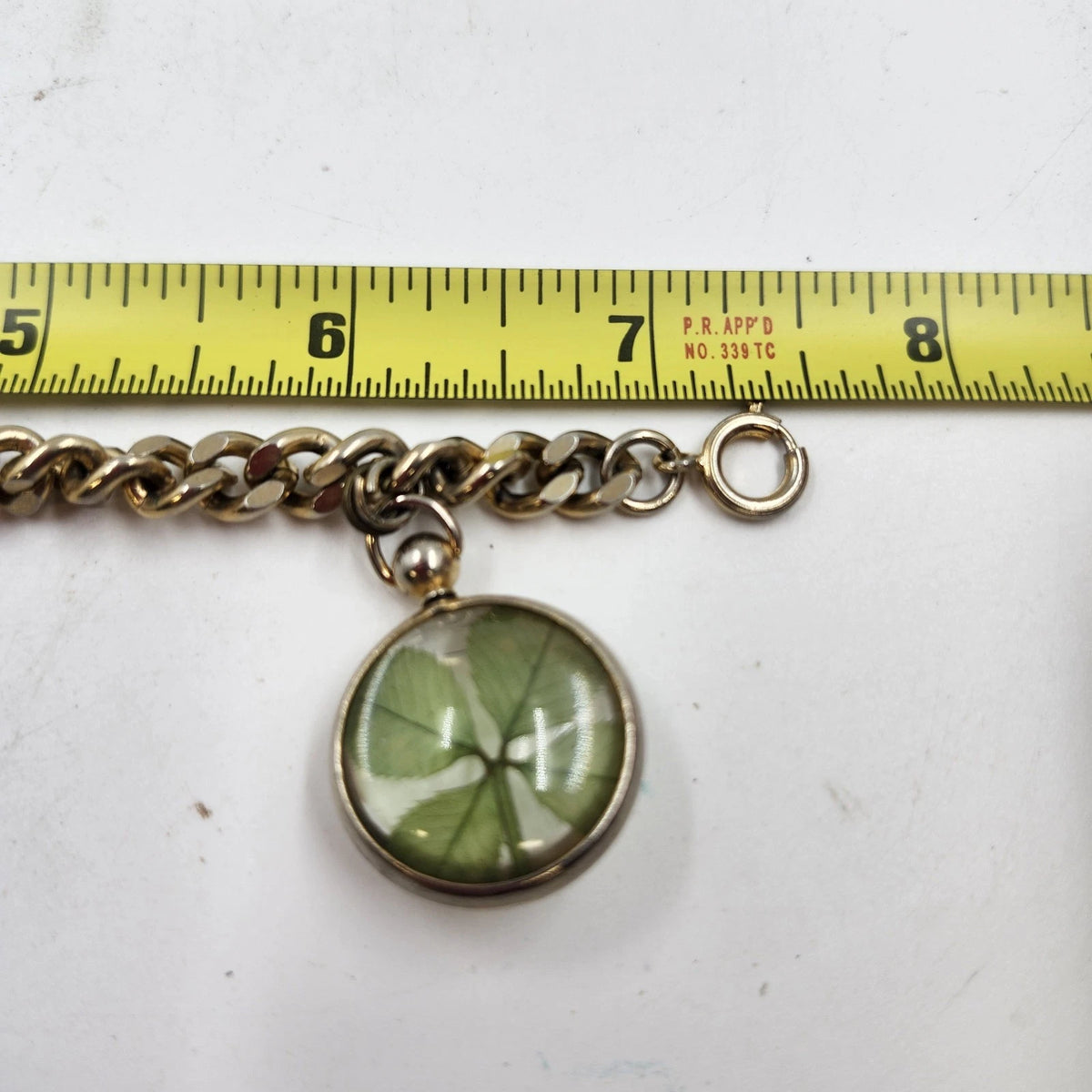 Four Leaf Clover Glass Dome Cabochon Charm Bracelet Gold Tone Curb Chain 7.5"