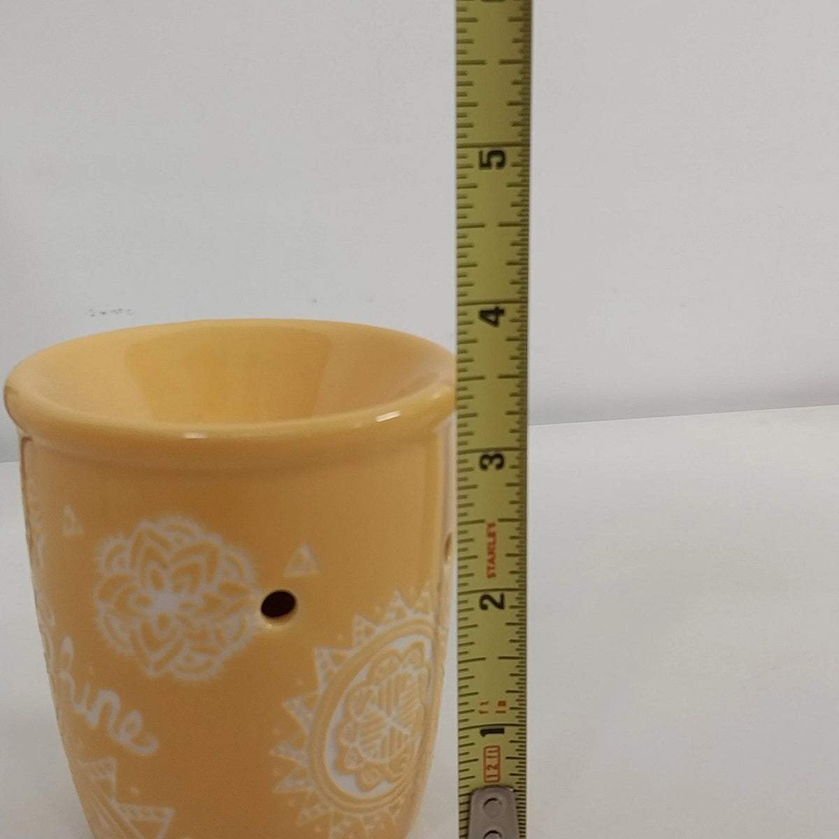 Scentsy You Are My Sunshine Mini Warmer 29133 Yellow Ceramic Wall Plug In Boxed