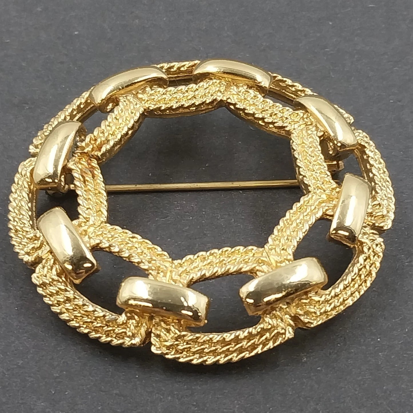Monet Gold Tone Circle Brooch Interwoven Rope Chain Openwork Vintage