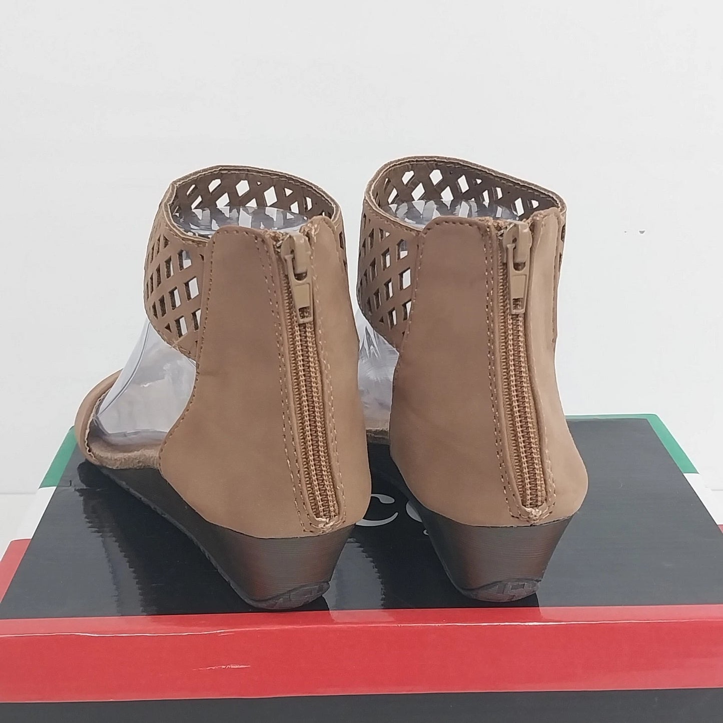 Bucco Capensis Bororo Brown Sandals Women Size 8 Ankle Strap