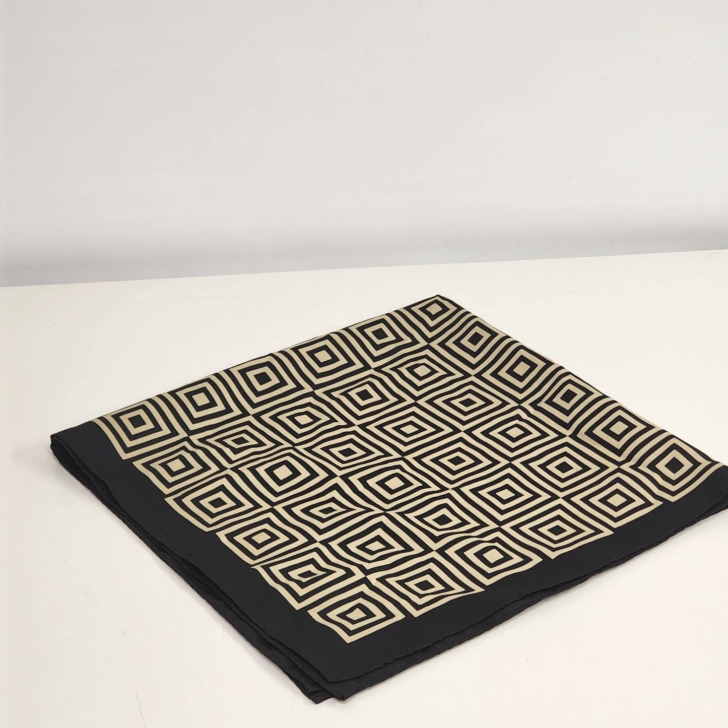 Totes Square Scarf Black Beige Geometric Print 27" Polyester Shawl Wrap China