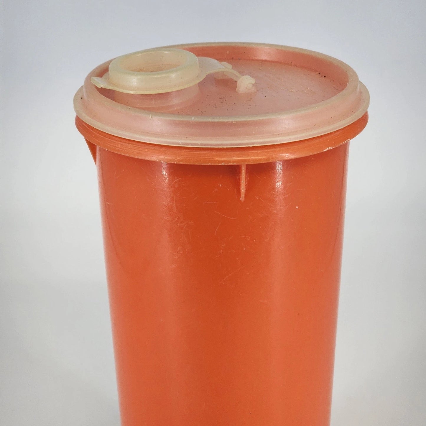Tupperware 32oz Orange Drink Container 262 3 Flip Top Lid 603 1
