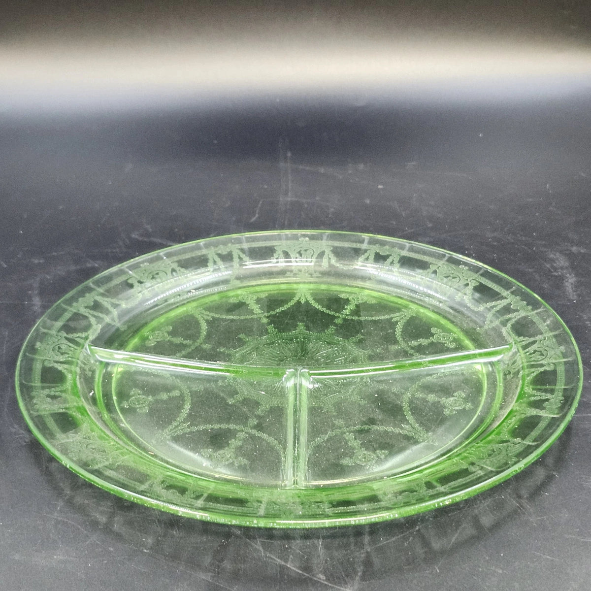 Anchor Hocking Cameo Ballerina Green Uranium Glass Grill Plate 10.5" Vintage