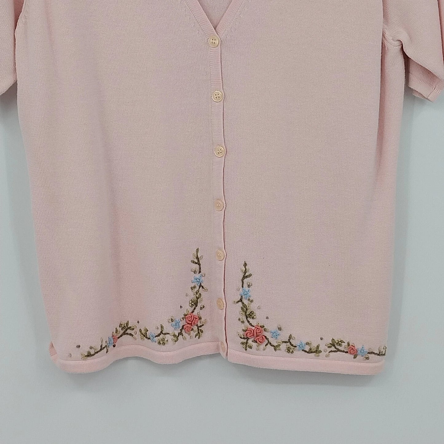 Yarnworks Pink Embroidered Cardigan Sweater Women Medium Floral Acrylic Knit Vtg