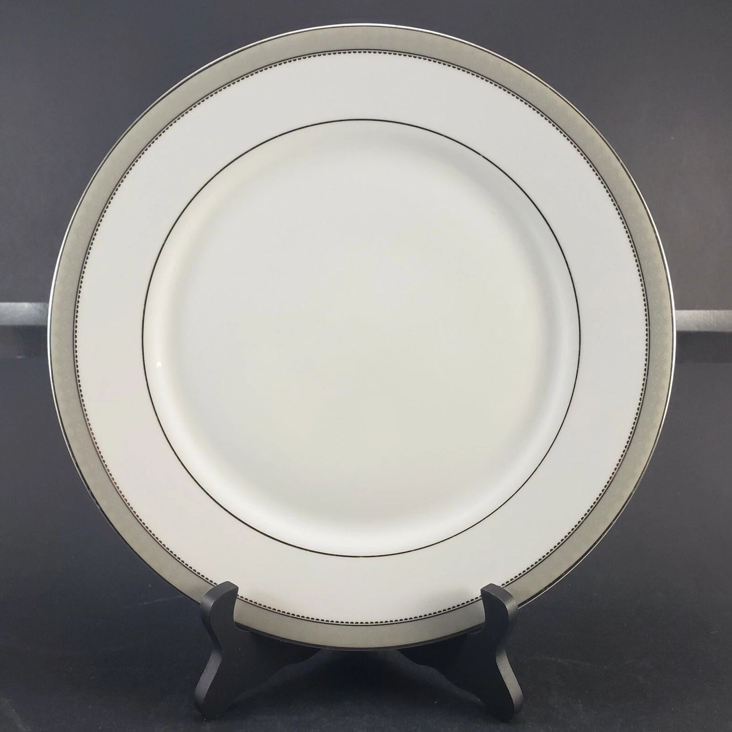 Mikasa Platinum Crown Fine China L3428 Dinner Plate 10.75" Vintage Thailand