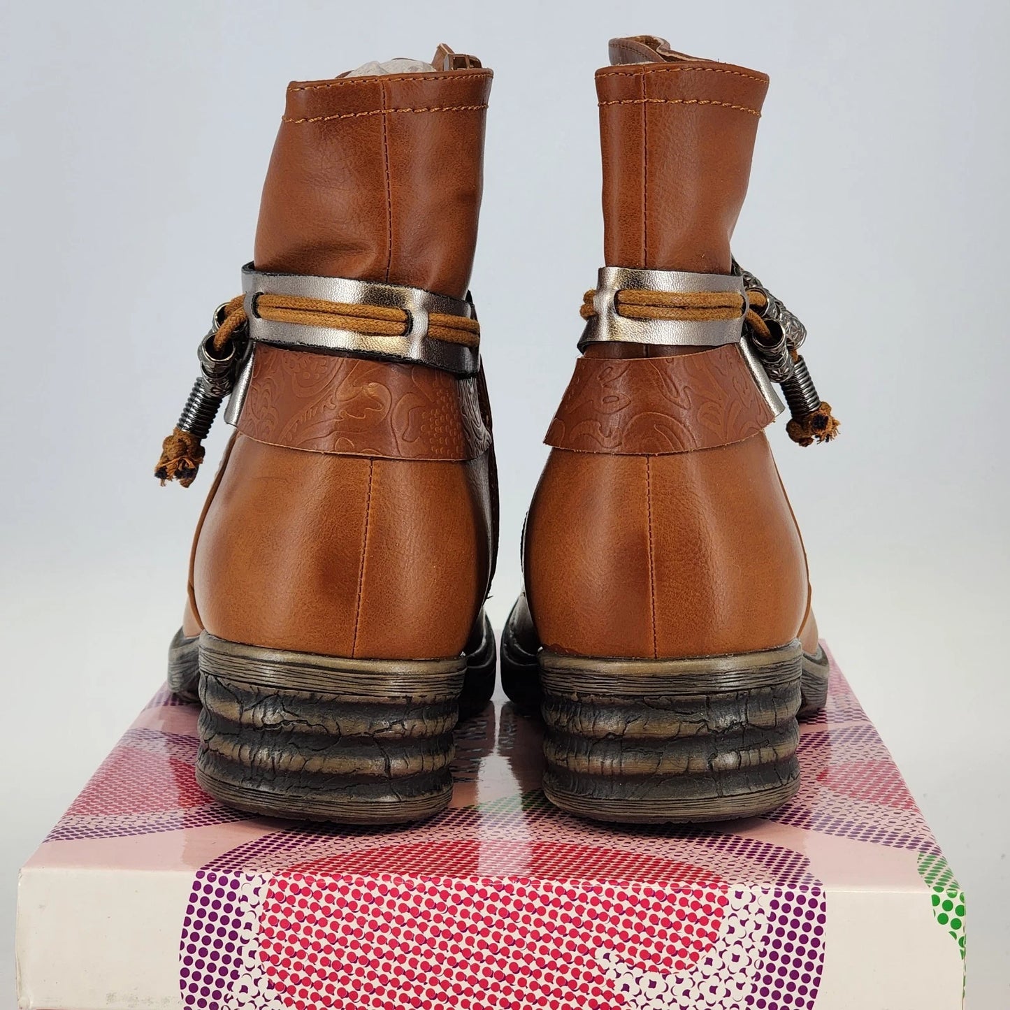 Via Pinky Elly-02 Ankle Boots Womens 8.5 Camel Tassel NWT