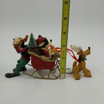 Midwest of Cannon Falls Santa Mickey Goofy Pluto Sleigh Disney Christmas Display