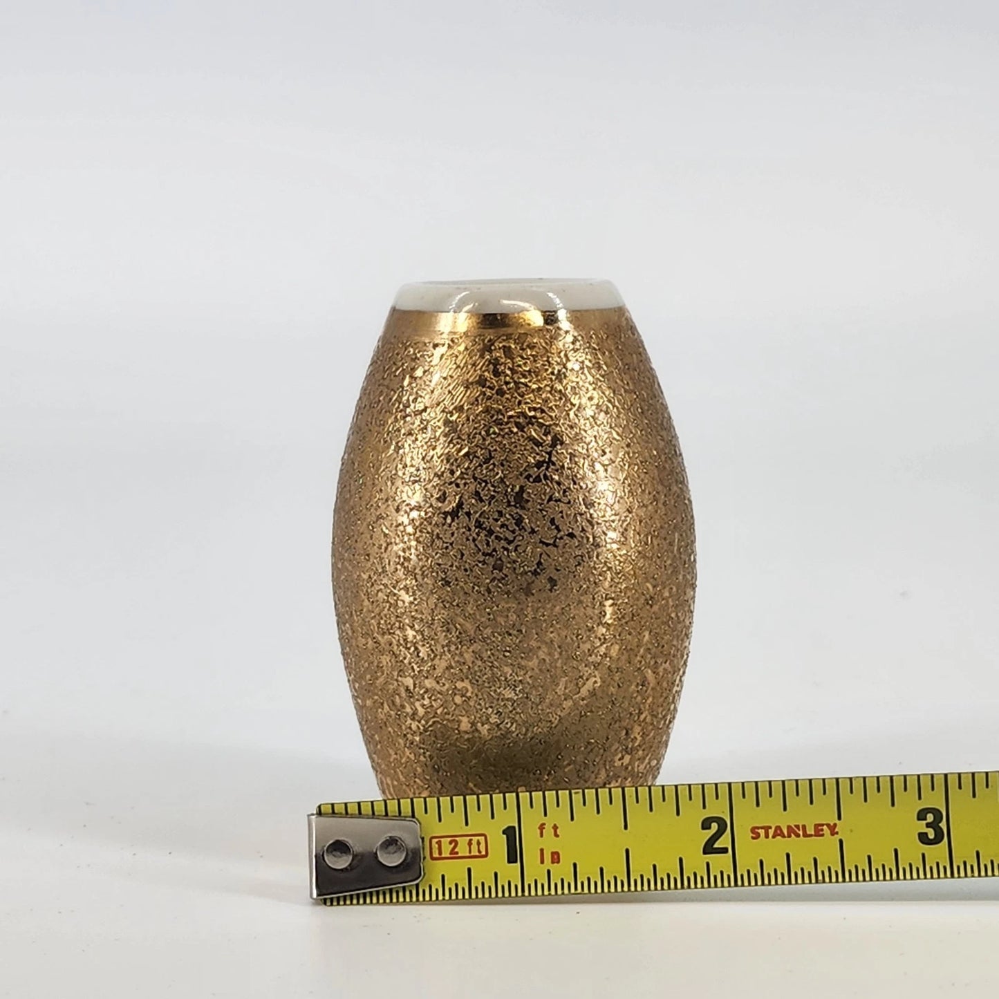Salt & Pepper Shakers Set of 2 Gold 22K Filigree 3" Ceramic Barrel Shaped