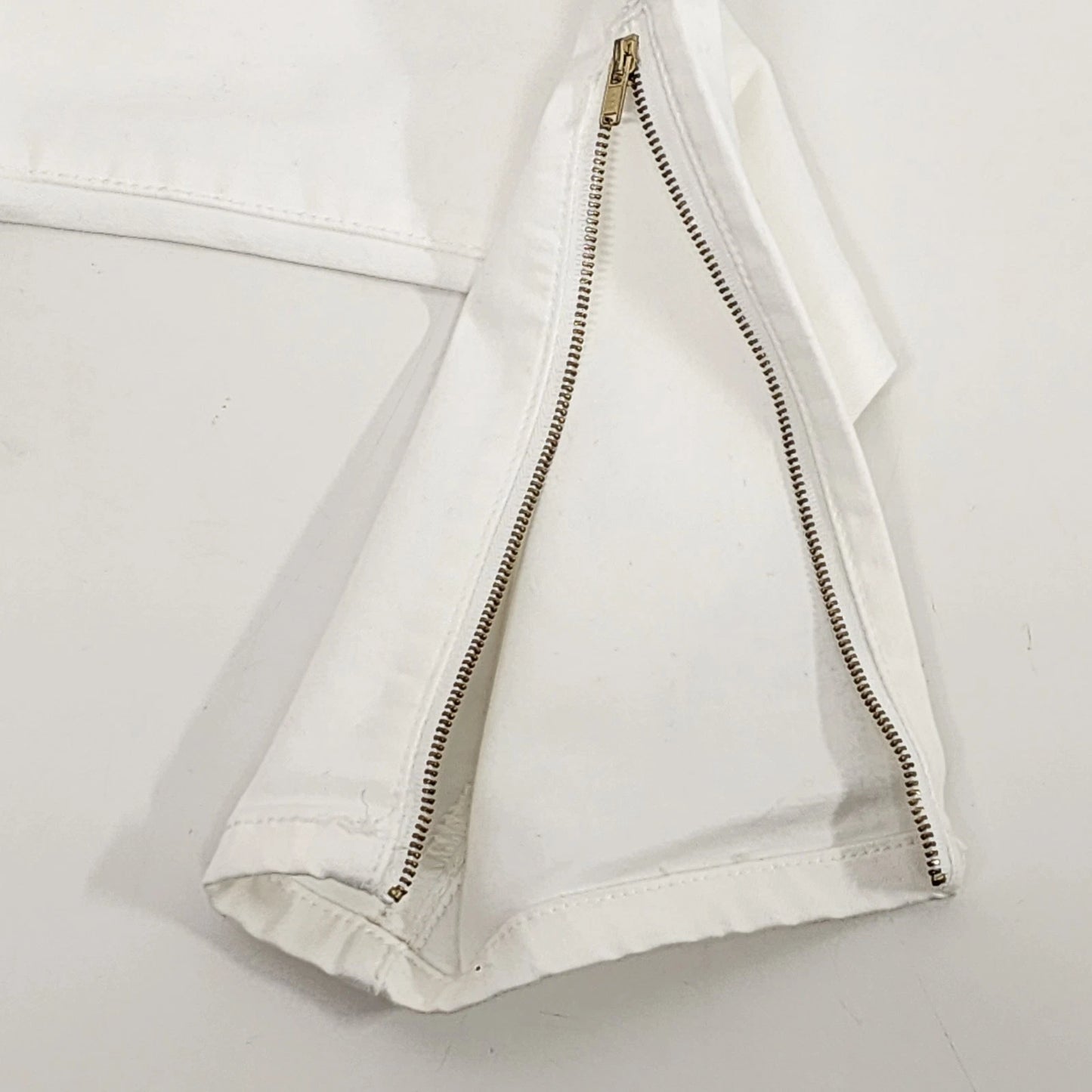 Mossimo White Stretch Denim Jeans Women's 10 Zipper Taper Leg Convertible Chic