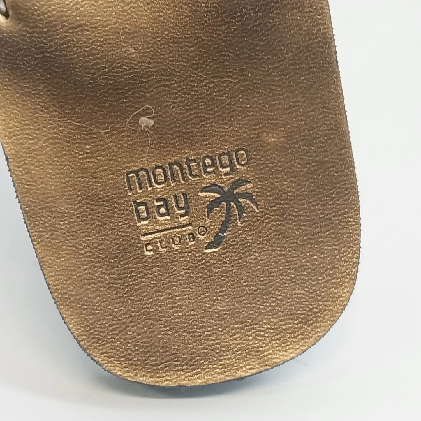 Montego Bay Club Flat Sandals Womens Size 8 Gold Glitter Straps Beach Flip Flops
