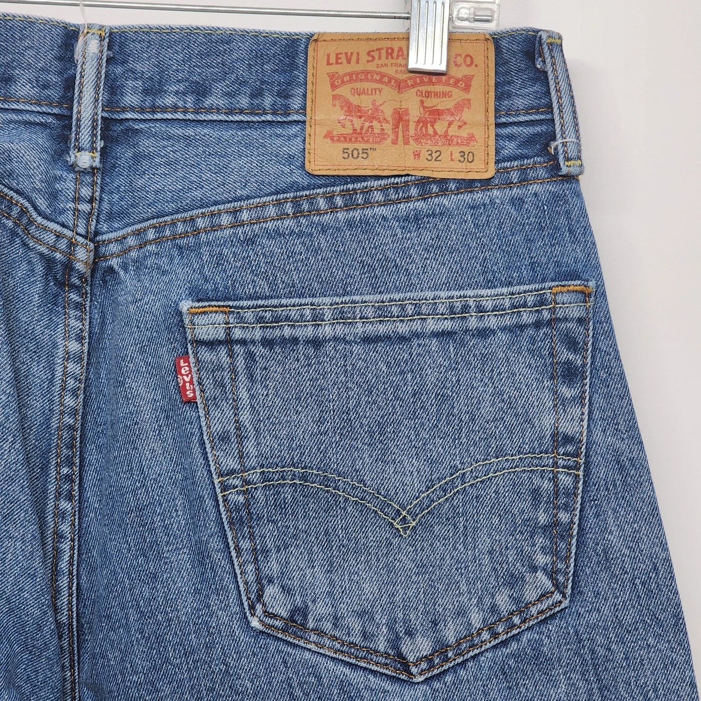 Levi’s 505 Men's Jeans Blue Denim 32x30 Regular Fit Straight Leg Classic Zip Fly