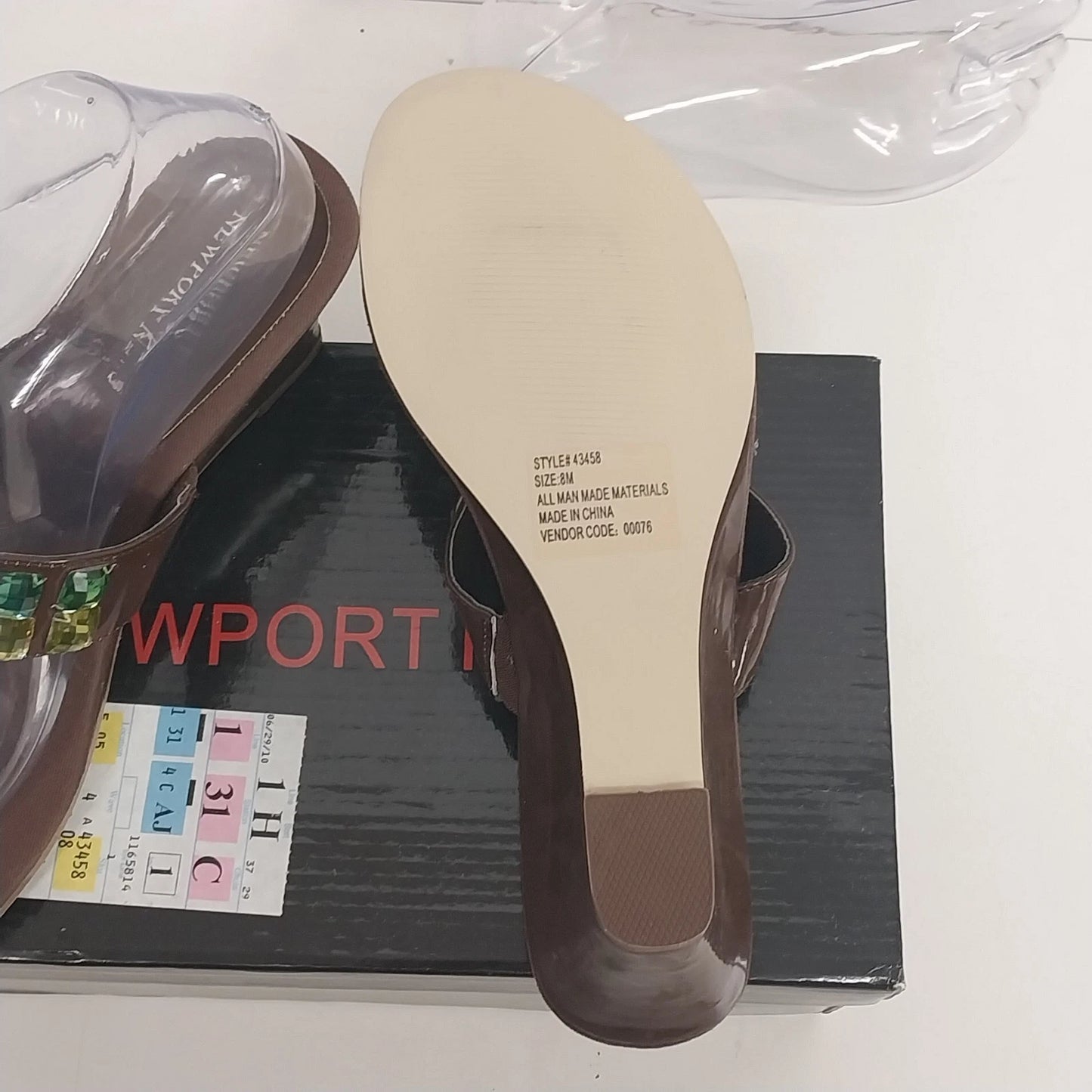 Newport News Rhinestone Thong Slide Sandals Womens Size 8 Brown