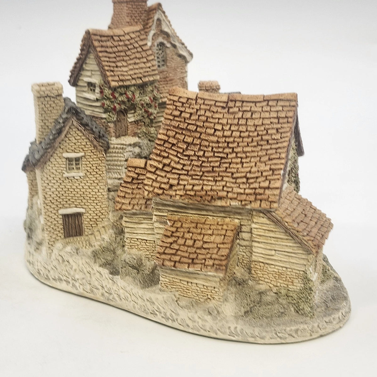 David Winter Brookside Hamlet Cottage Village 6.5" Hand Painted England 1982