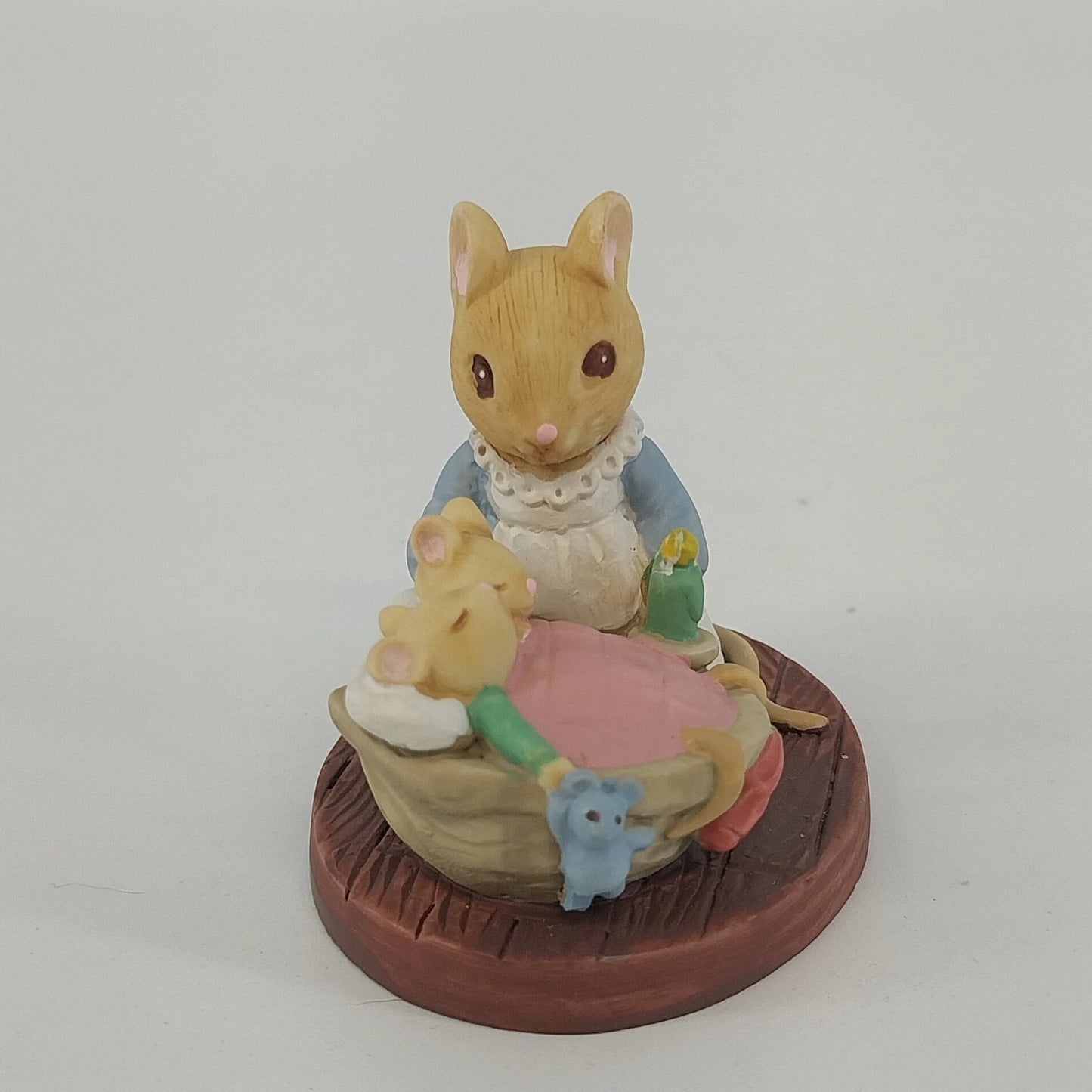 Avon Forest Friends All Tucked In Mouse Mom & Babies Figurine Mini 2" Vintage