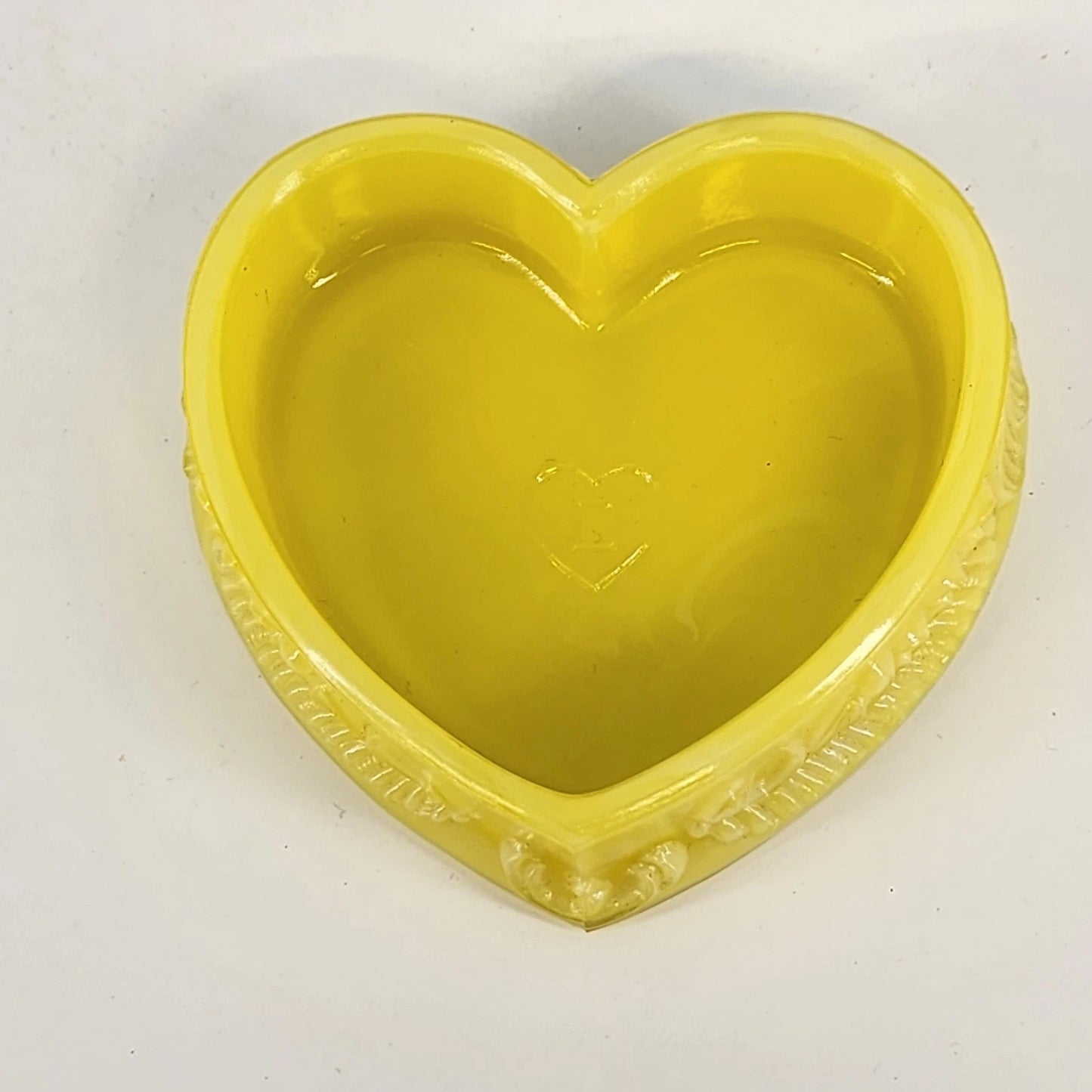 Degenhart Slag Glass Heart Trinket Dresser Box Yellow Mustard Caramel Swirl 3.5"