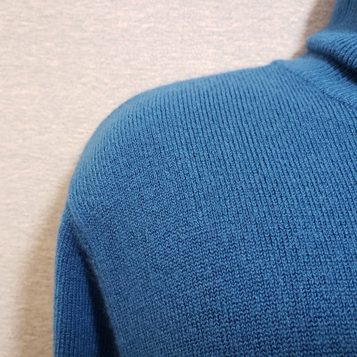 The Tog Shop Women's Large Blue/Teal 100% Acrylic Turtleneck Knit Top