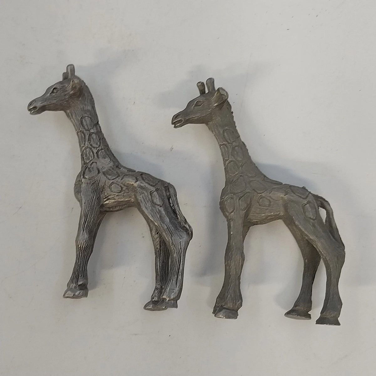 Pair Pewter Giraffe Miniature Wildlife Figurine 2.25" Animal Zoo Collectible