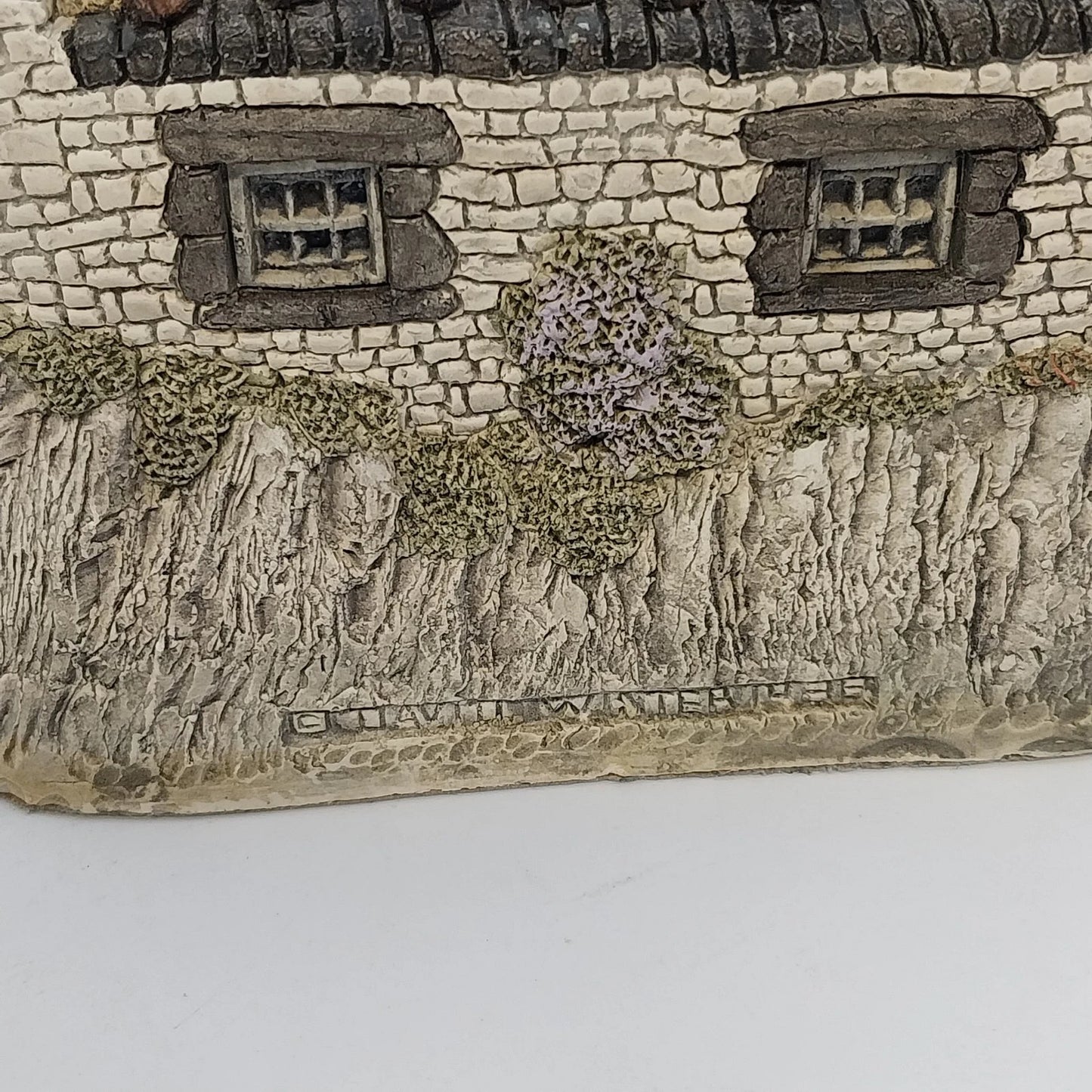 David Winter Cottage House on the Loch Scottish Cottage 1988 COA Hand Painted