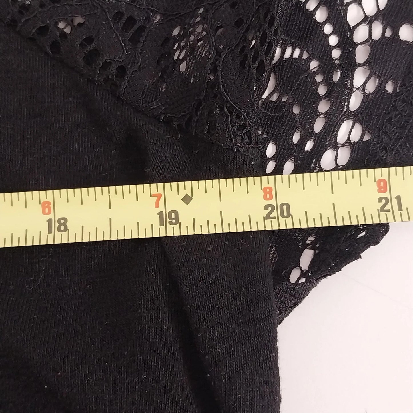 Torrid Women's Black Blouse Top Size 0 Plus Floral Lace Cap V-Neck Short Sleeve