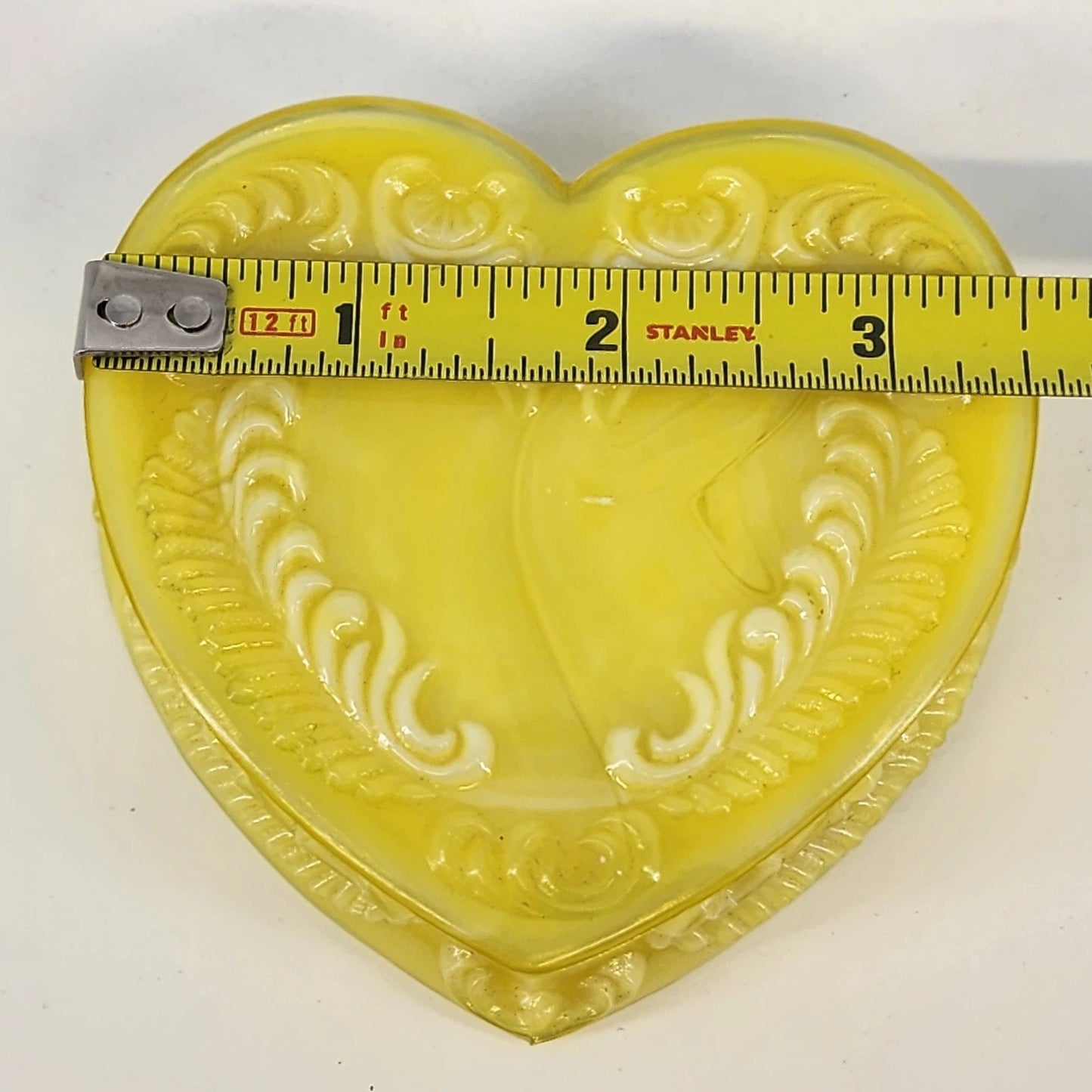 Degenhart Slag Glass Heart Trinket Dresser Box Yellow Mustard Caramel Swirl 3.5"