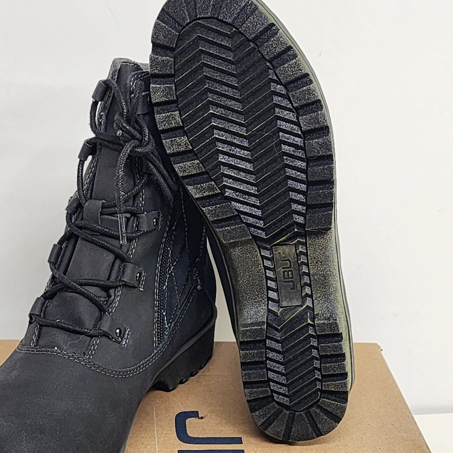 JBU by Jambu Summit Boots 8" High Black Quilted Zip Water Repellent Women’s 8.5