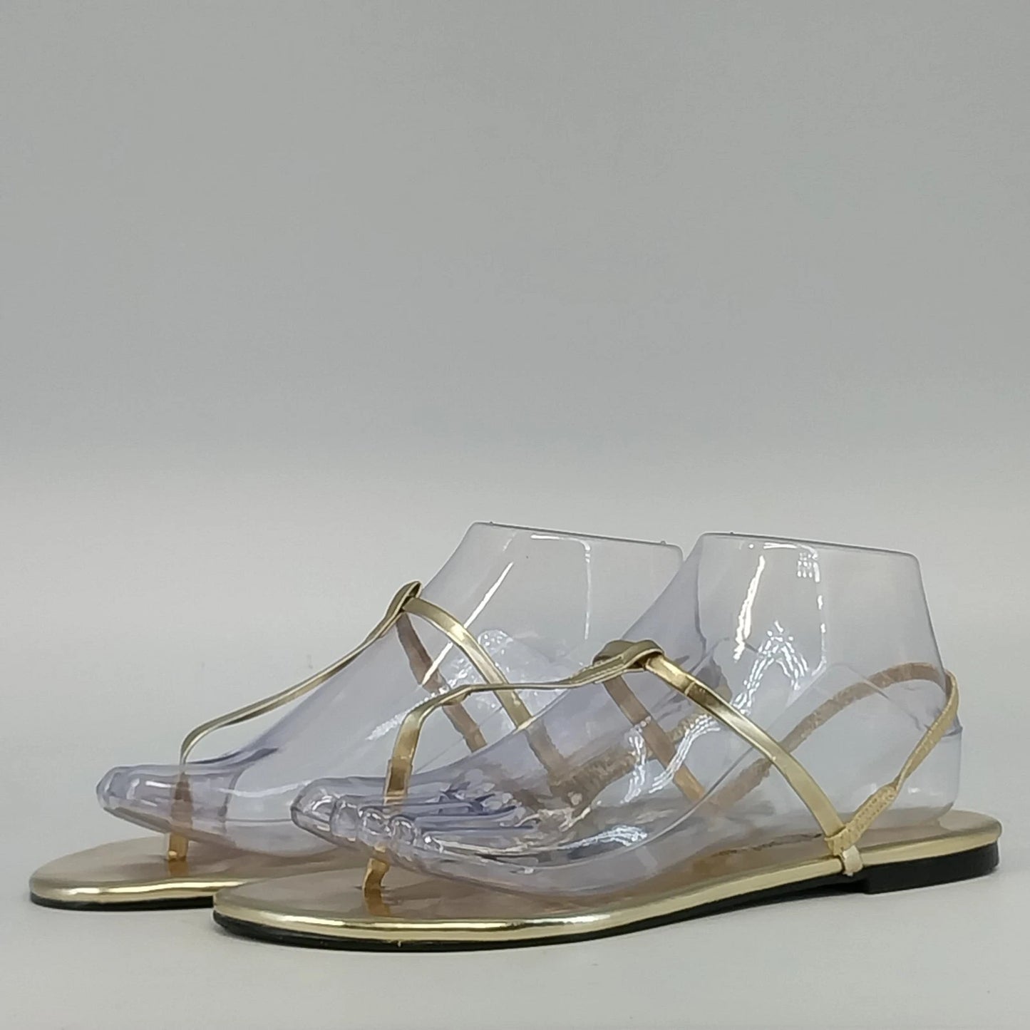 Newport News Sandals Gold T Strap Flat Easy Style Women's 7.5 All Man Made China
