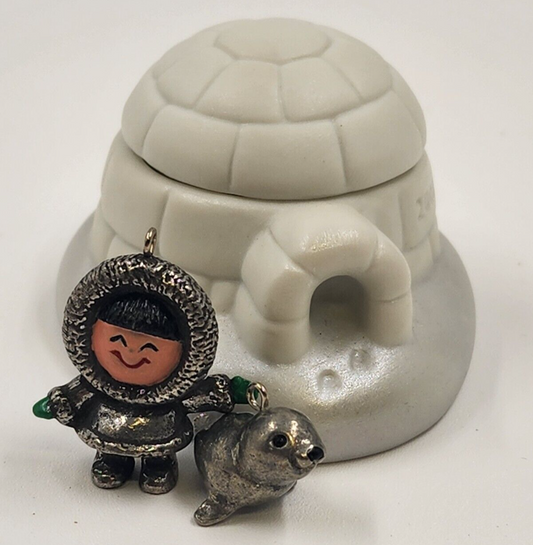 Hallmark Keepsake 2000 Christmas Ornament FROSTY FRIENDS Fine Porcelain & Pewter