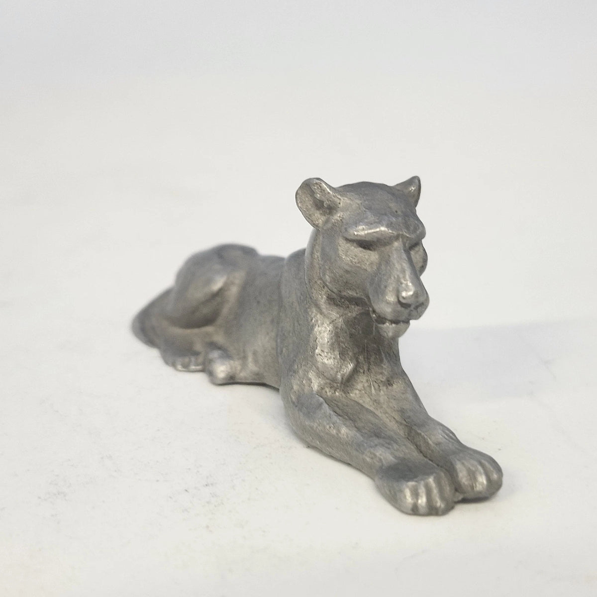 Pewter Reclining Mountain Lion Cougar Figurine 2.5" Vintage Wildlife Animal 1990