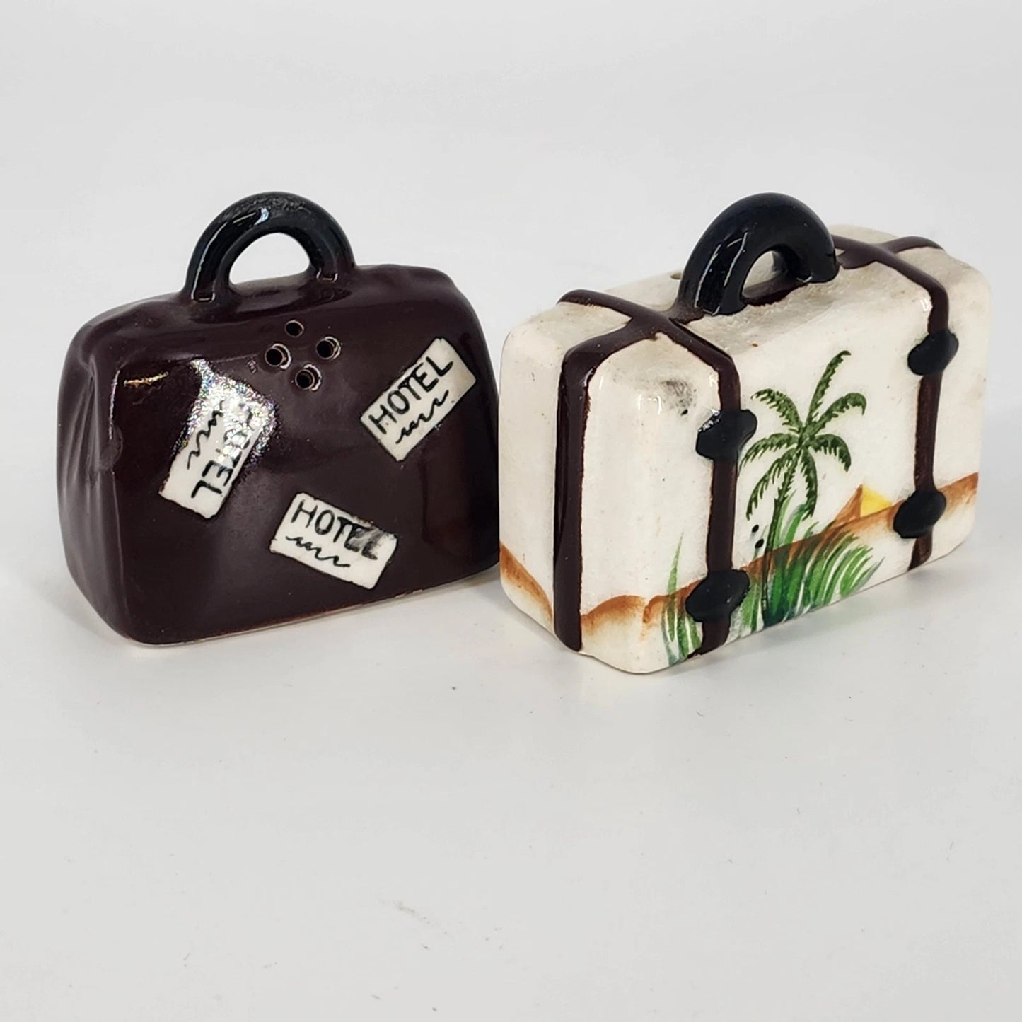 Travel Luggage Suitcase Salt & Pepper Shakers Kitchen Decor Ceramic Japan MCM