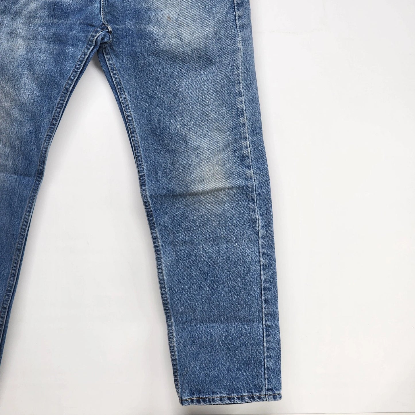Levi’s 505 Men Jeans 32x30 Light Wash Distressed Blue Denim Classic Straight Leg