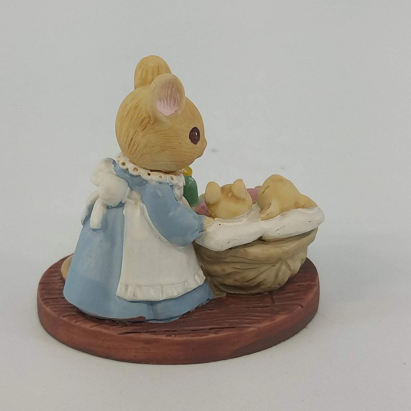 Avon Forest Friends All Tucked In Mouse Mom & Babies Figurine Mini 2" Vintage