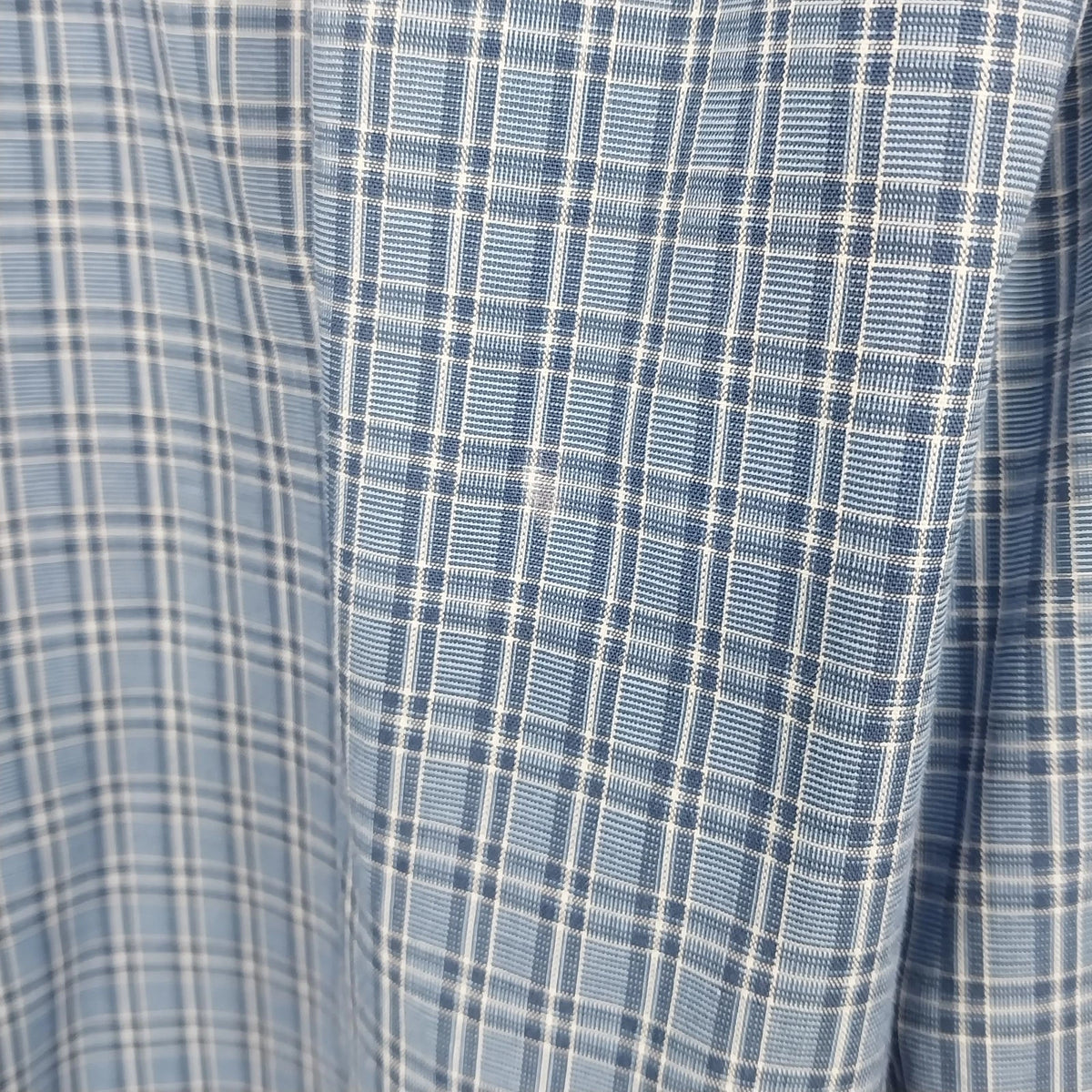 Van Heusen Traveler Plaid Button-Up Shirt Blue Men's XL 17–17.5 Long Sleeve