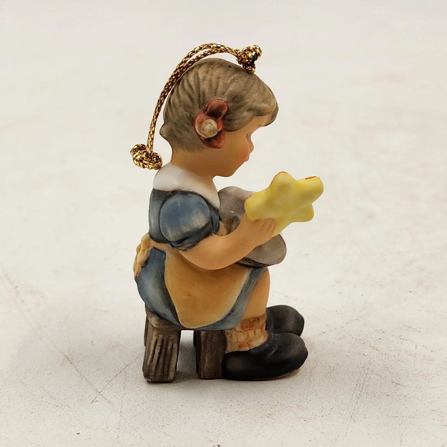 Berta Hummel STAR BRIGHT Ornament 2000 Goebel Porcelain Christmas Angel