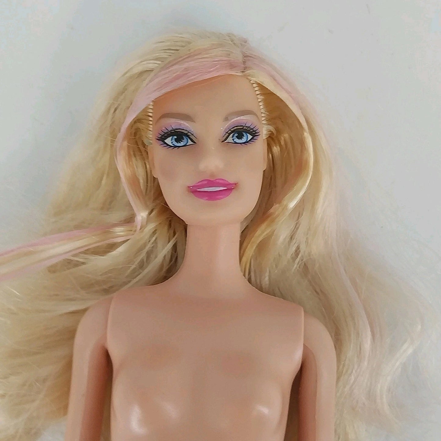 Barbie Doll Mattel 1998 Head 1999 Body Blonde Pink Streaks Bendable Knees Vtg