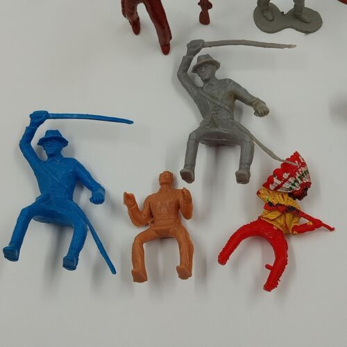 23 Plastic Toy Figures 1950s Cowboys Indians Soldiers Frontiersmen 2" to 3" Tall