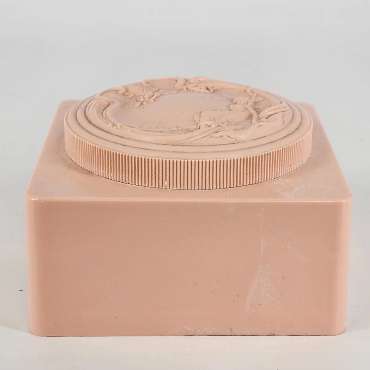 Evyan White Shoulders Pink Powder Box 1960s