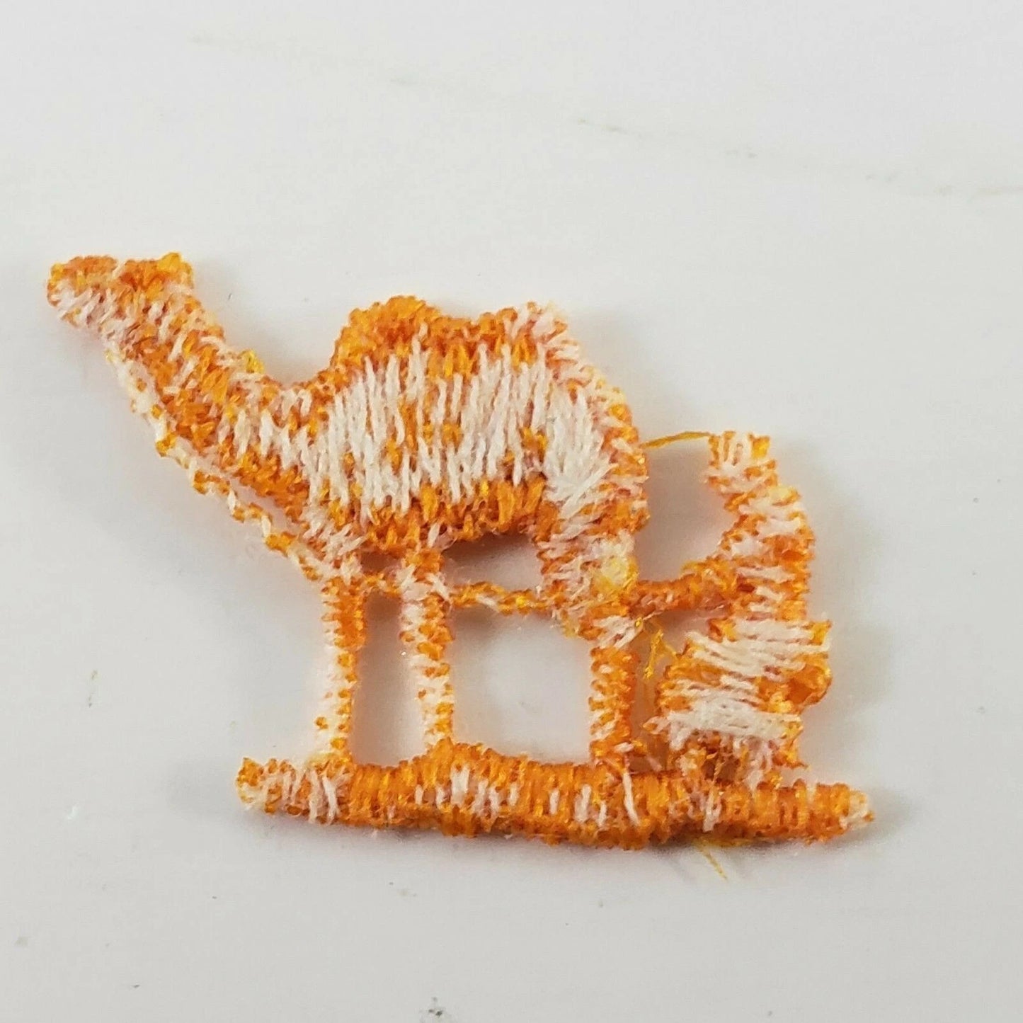 80 Bric a Brac Sewing Appliqué Camels Orange 1" Cloth Trim Vintage Embellishment
