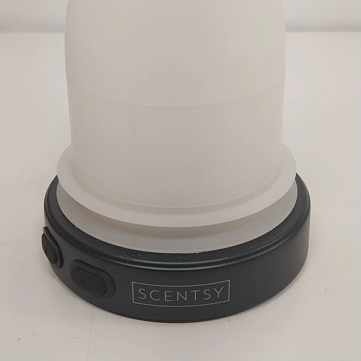Scentsy Teardrop Pedestal Essential Oil Diffuser White Black Base Box China 2015