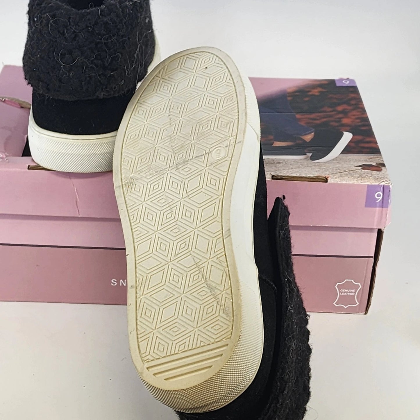 Serra Black Suede Sneaker Booties Women’s 9 Faux Fur Lined Casual Shoes