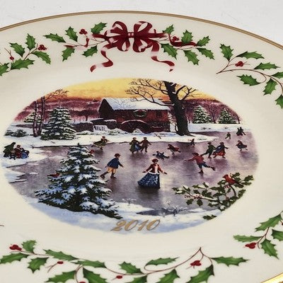 Lenox 2010 Annual Collector Christmas Plate 20th Series Numbered Holiday Skaters