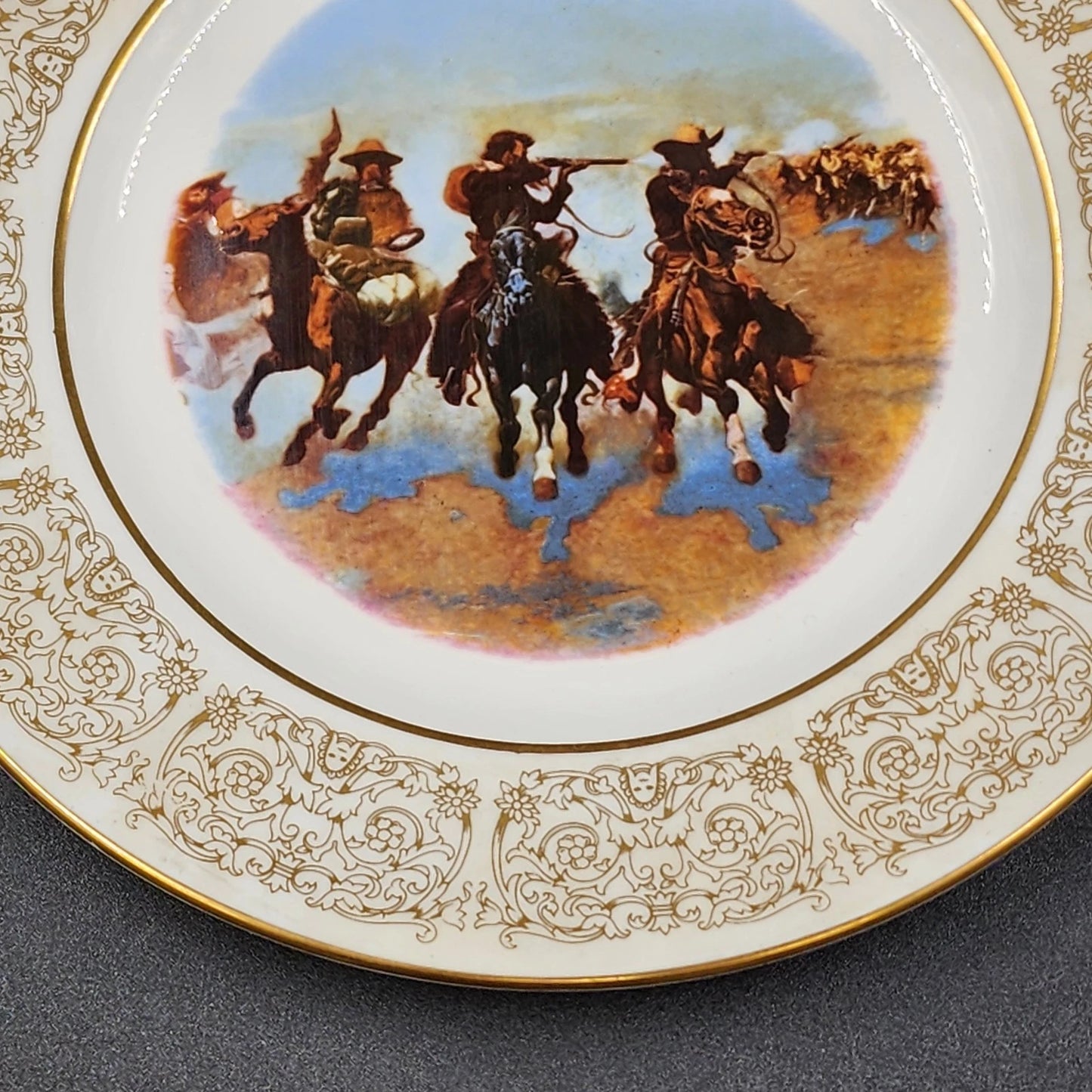 Wittnauer Collectors Guild Plate IF15 A Dash for the Timber Remington Bone China
