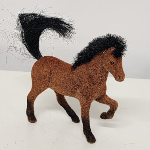 Melissa & Doug Pasture Pals 8 Horse Breeds and Case with a Plastic Jockey Person