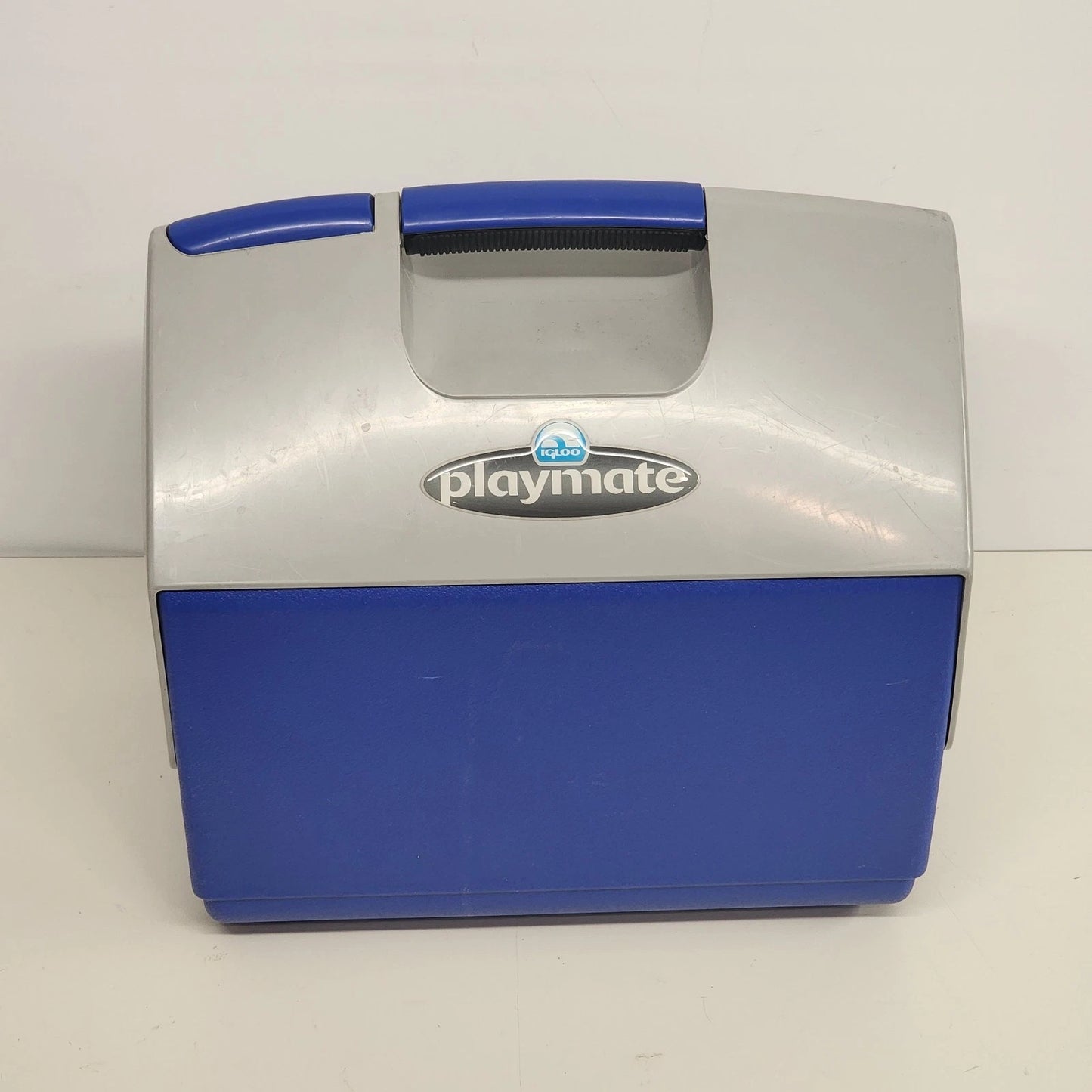 Igloo Playmate 7 Qt Personal Cooler Blue Gray Tent Top