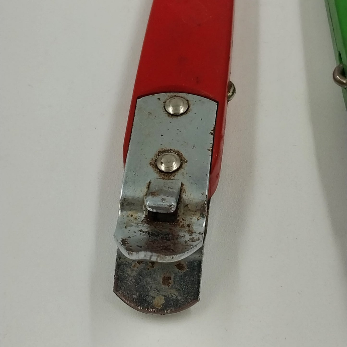 Ekco USA Red & Green Bottle Beer Opener Retractable Corkscrew Cork Puller Wine