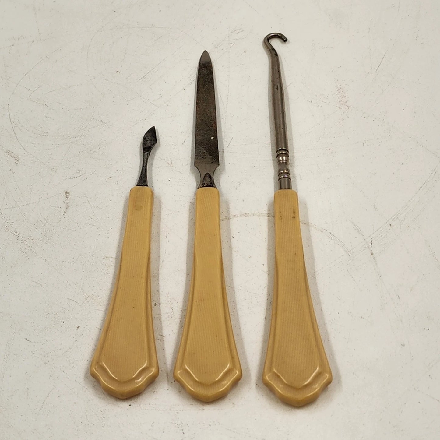 Finderton Opticians Dayton OH Grooming Tool Kit Razors Scissors Brushes Vintage